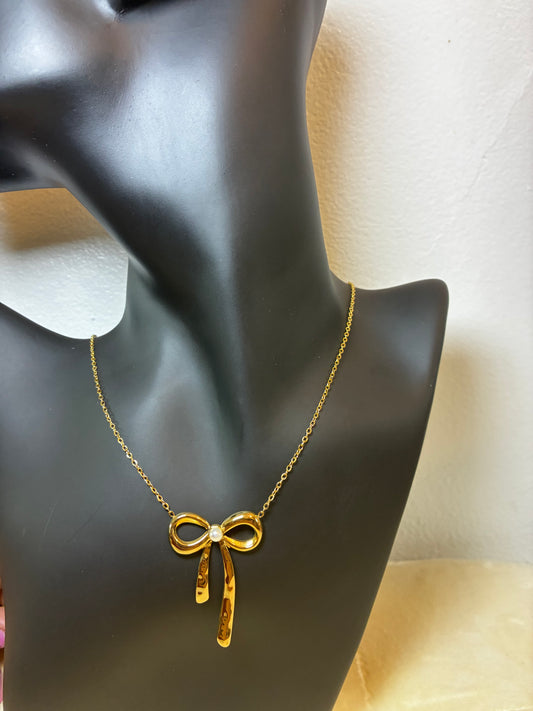 Pearl Bow Necklace