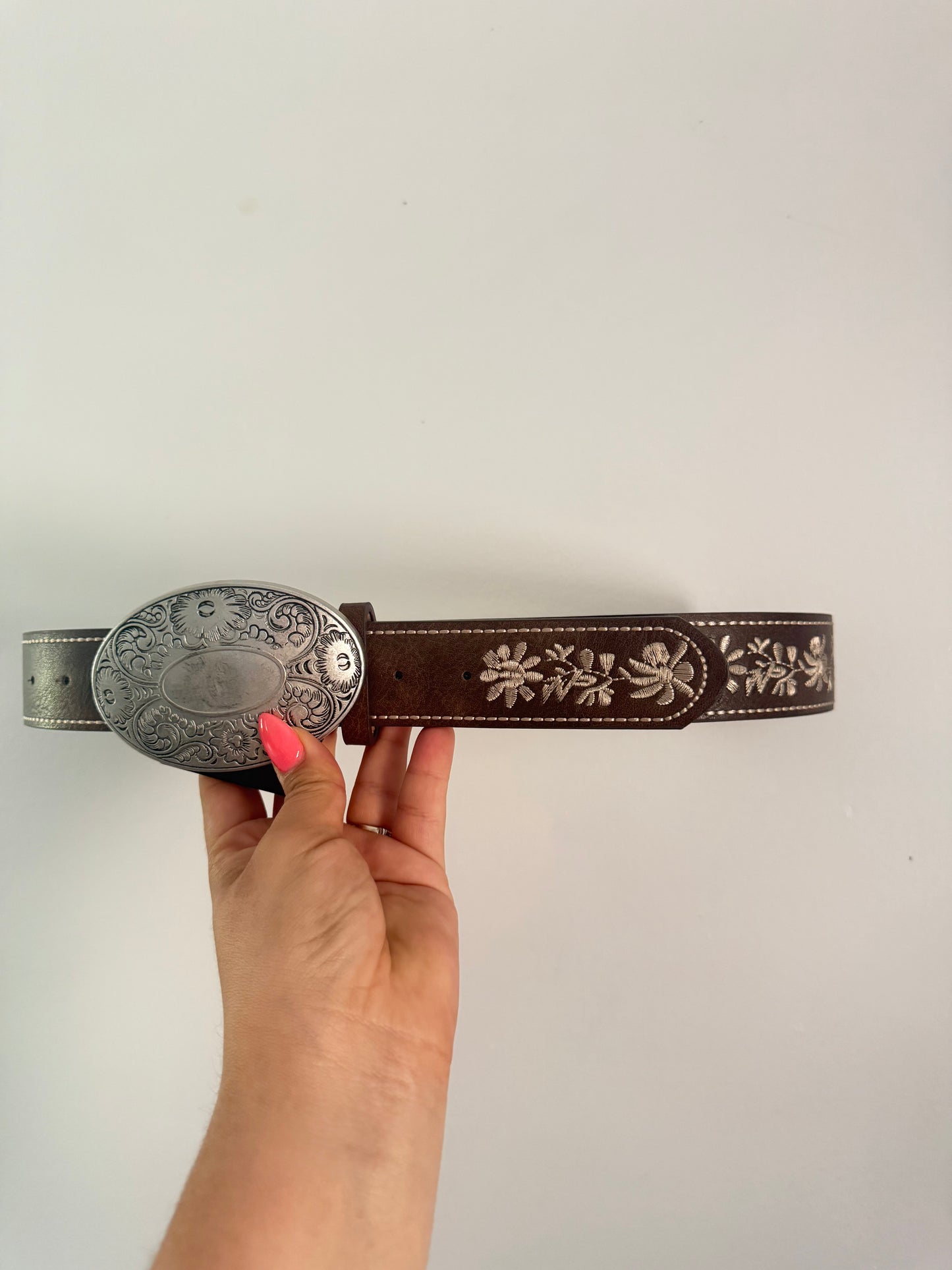 Bloom Oval Embroidered Belt (Dark Brown)