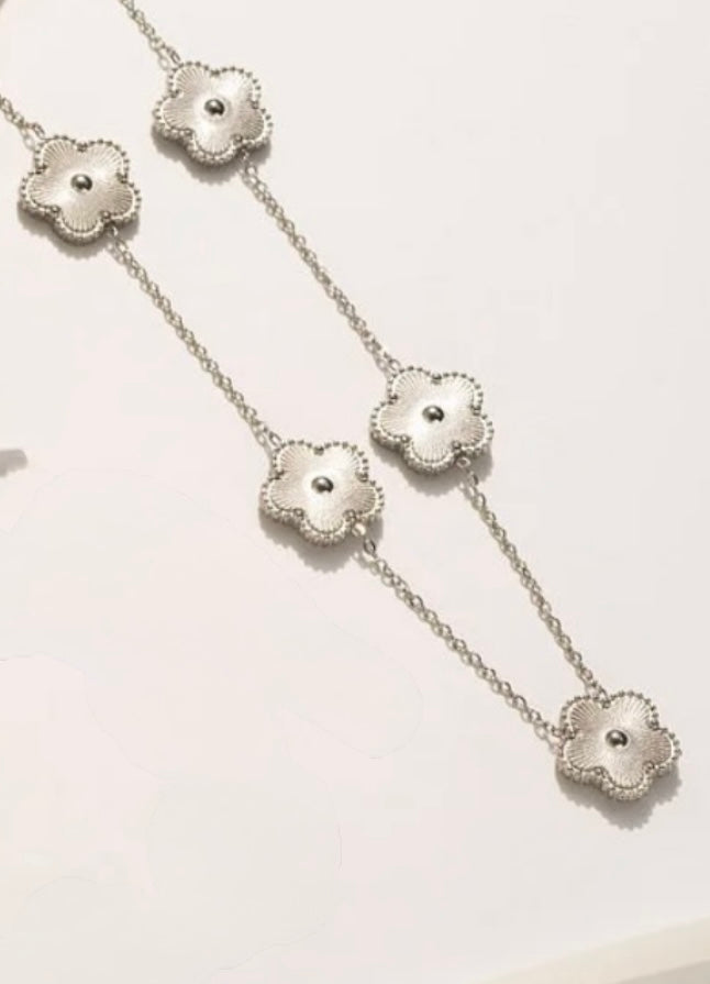 Five Clover Necklace