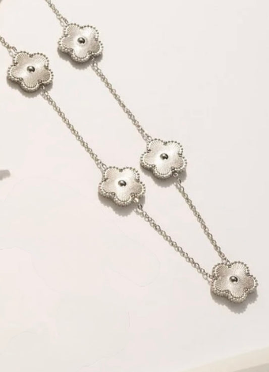 Five Clover Necklace
