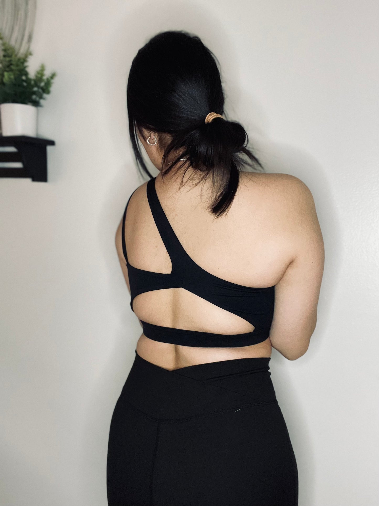 Gabriella One-Shoulder Sports Bra